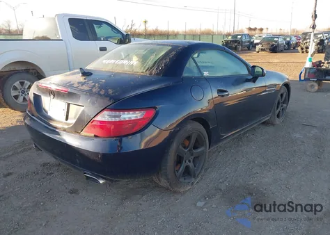 2015 Mercedes-Benz Slk 250 z USA, uszkodzony, nr VIN WDDPK4HA7FF096864